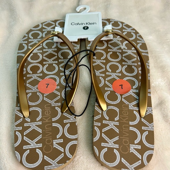 Calvin Klein Brown Flip Flops - Picture 3 of 5